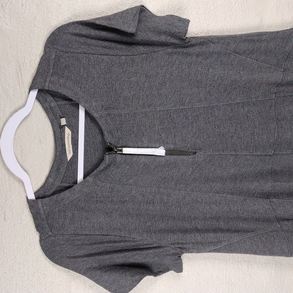 Soft Surroundings Gray Round Neck 1/4 Zip Short Sleeve Above Knee Shift Dress - Picture 2 of 13
